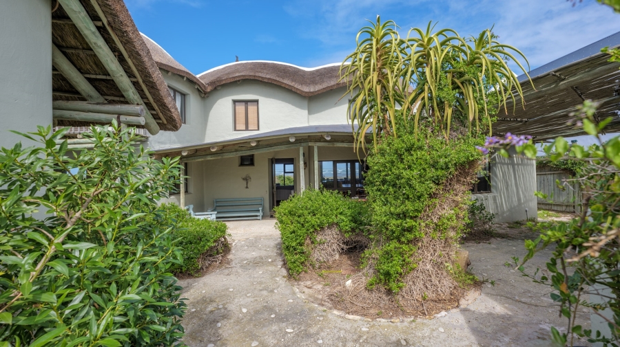 6 Bedroom Property for Sale in Suiderstrand Western Cape